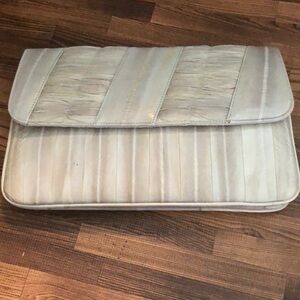 🔴 Cream Clutch Eel Skin